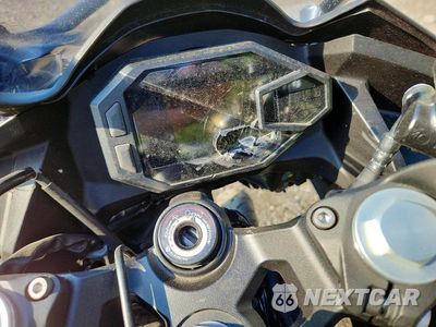 Zdjęcie 7 z 8 samochodu: 2024 KAWASAKI EX500 VIN:ML5EXGG14RDA22109 - miniatura