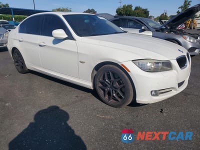 Czwarte zdjęcie samochodu z boku: 2011 BMW 335 I VIN:WBAPM5C56BE575617 - miniatura