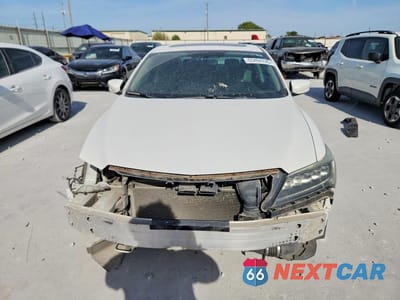 Piąte zdjęcie samochodu w środku: 2017 ACURA ILX BASE WATCH PLUS VIN:19UDE2F33HA014627 - miniatura