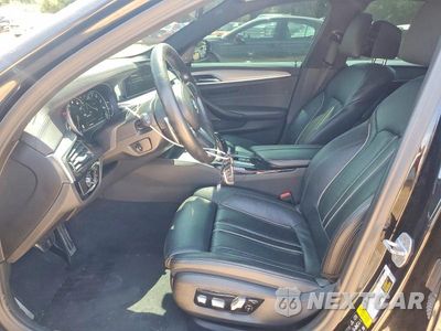 Zdjęcie 7 z 13 samochodu: 2018 BMW M550XI VIN:WBAJB9C53JB287461 - miniatura