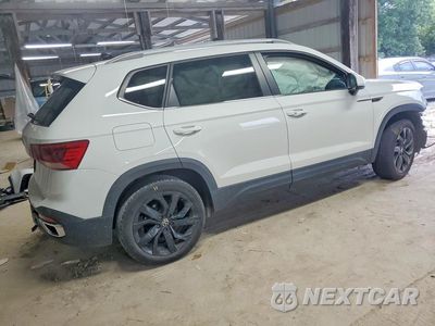Trzecie zdjęcie samochodu z tyłu: 2022 VOLKSWAGEN TAOS SE VIN:3VVRX7B22NM083866 - miniatura