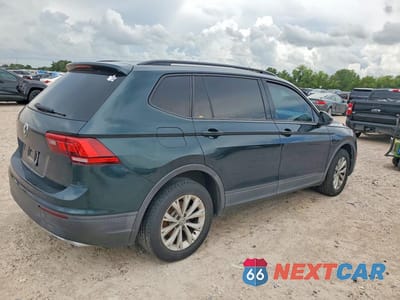 Trzecie zdjęcie samochodu z tyłu: 2019 VOLKSWAGEN TIGUAN S VIN:3VV1B7AX5KM126665 - miniatura