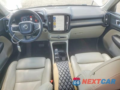 Zdjęcie 8 z 12 samochodu: 2019 VOLVO XC40 T5 INSCRIPTION VIN:YV4162UL8K2102878 - miniatura
