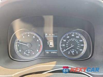 Zdjęcie 9 z 12 samochodu: 2021 HYUNDAI KONA SE VIN:KM8K1CAAXMU702772 - miniatura