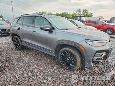 Czwarte zdjęcie samochodu z boku: 2025 VOLKSWAGEN TIGUAN SE R-LINE BLACK VIN:3VVGR7RM6SM006650 - miniatura