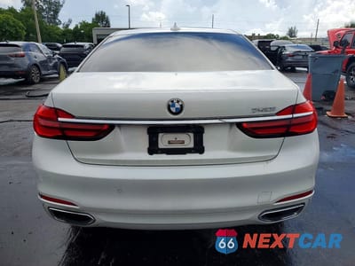 Zdjęcie 6 z 12 samochodu: 2016 BMW 740 I VIN:WBA7E2C51GG547862 - miniatura