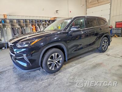 2022 TOYOTA HIGHLANDER XLE 5TDGZRBH4NS573421 - główne zdjęcie licytacji z USA - miniatura
