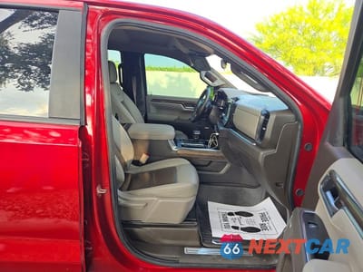 Piąte zdjęcie samochodu w środku: 2026 CHEVROLET SILVERADO K1500 RST VIN:3GCUKEED6TG188804 - miniatura
