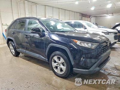 Czwarte zdjęcie samochodu z boku: 2019 TOYOTA RAV4 XLE VIN:2T3W1RFV8KW014385 - miniatura