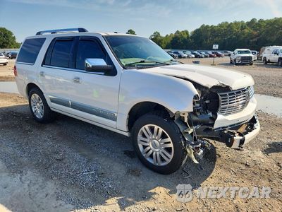 Czwarte zdjęcie samochodu z boku: 2013 LINCOLN NAVIGATOR VIN:5LMJJ2H5XDEL04306 - miniatura