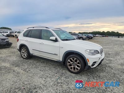 Czwarte zdjęcie samochodu z boku: 2013 BMW X5 XDRIVE35I VIN:5UXZV4C59D0B16912 - miniatura