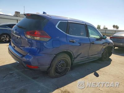 Trzecie zdjęcie samochodu z tyłu: 2018 NISSAN ROGUE S VIN:5N1AT2MTXJC717738 - miniatura