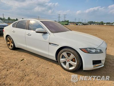 Czwarte zdjęcie samochodu z boku: 2018 JAGUAR XF VIN:SAJBR4FX1JCY69492 - miniatura