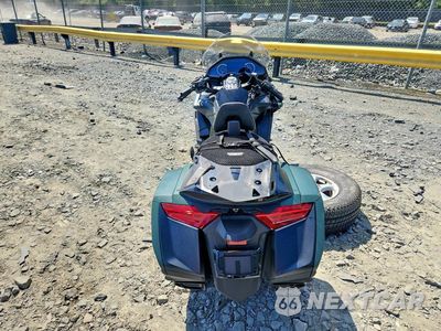 Czwarte zdjęcie samochodu z boku: 2024 HONDA GL1800 B VIN:JH2SC7949RK600362 - miniatura