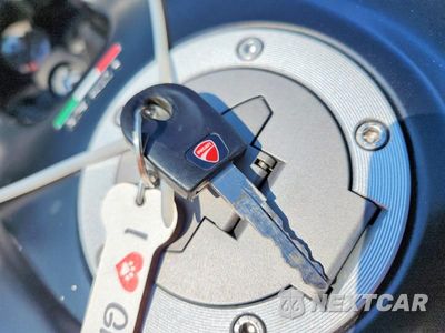 Zdjęcie 8 z 9 samochodu: 2015 DUCATI MONSTER 821 VIN:ZDM1RBTS0FB011777 - miniatura