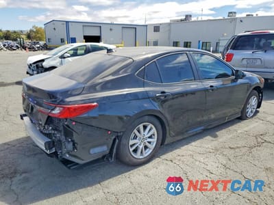 Trzecie zdjęcie samochodu z tyłu: 2026 TOYOTA CAMRY LE VIN:4T1DAACK5TU758233 - miniatura