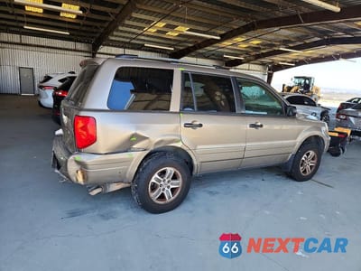 Trzecie zdjęcie samochodu z tyłu: 2004 HONDA PILOT EXL VIN:2HKYF18504H518707 - miniatura