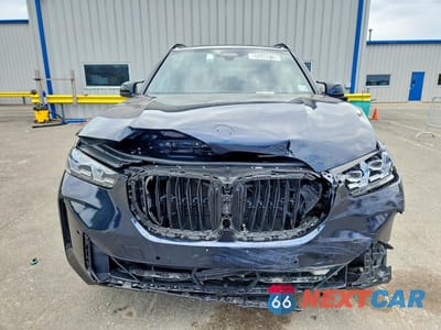 Piąte zdjęcie samochodu w środku: 2026 BMW X5 M60I VIN:5UX33EU08T9421927 - miniatura