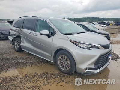 Czwarte zdjęcie samochodu z boku: 2021 TOYOTA SIENNA XLE VIN:5TDJSKFC5MS007847 - miniatura