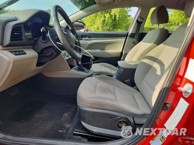 Zdjęcie 7 z 12 samochodu: 2019 HYUNDAI ELANTRA SEL VIN:5NPD84LF5KH458107 - miniatura