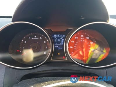 Zdjęcie 9 z 12 samochodu: 2017 HYUNDAI VELOSTER VALUE EDITION VIN:KMHTC6AD9HU321947 - miniatura