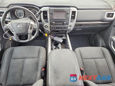 Zdjęcie 8 z 12 samochodu: 2018 NISSAN TITAN 4WD V8 CREW CAB 5.6L SV VIN:1N6AA1E56JN508003 - miniatura