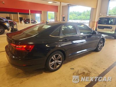 Trzecie zdjęcie samochodu z tyłu: 2021 VOLKSWAGEN JETTA S VIN:3VWC57BU6MM006070 - miniatura