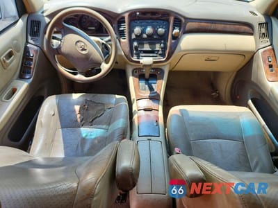 Zdjęcie 8 z 12 samochodu: 2005 TOYOTA HIGHLANDER BASE VIN:JTEGP21A350062069 - miniatura
