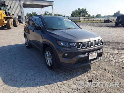 Czwarte zdjęcie samochodu z boku: 2024 JEEP COMPASS LATITUDE VIN:3C4NJDBN7RT604101 - miniatura