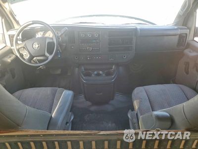 Zdjęcie 8 z 12 samochodu: 2018 CHEVROLET EXPRESS G2500 VIN:1GCWGAFP7J1283234 - miniatura