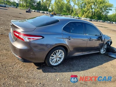 Trzecie zdjęcie samochodu z tyłu: 2019 TOYOTA CAMRY XLE VIN:4T1B11HK6KU296764 - miniatura