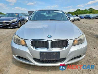 Piąte zdjęcie samochodu w środku: 2010 BMW 328 XI SULEV VIN:WBAPK5C55AA652781 - miniatura