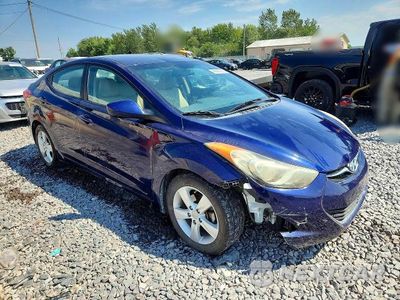 Czwarte zdjęcie samochodu z boku: 2013 HYUNDAI ELANTRA GLS VIN:5NPDH4AE1DH307178 - miniatura