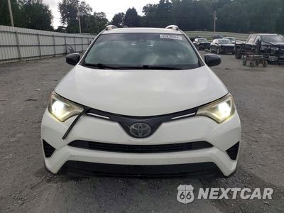 Piąte zdjęcie samochodu w środku: 2018 TOYOTA RAV4 LE VIN:JTMBFREVXJJ180910 - miniatura