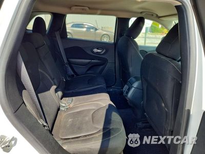 Zdjęcie 11 z 13 samochodu: 2016 JEEP CHEROKEE LATITUDE VIN:1C4PJMCS7GW359403 - miniatura