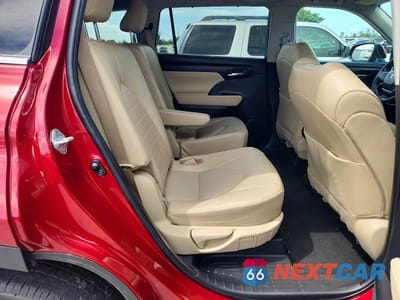 Zdjęcie 11 z 13 samochodu: 2024 TOYOTA HIGHLANDER XLE VIN:5TDKDRAH9RS053179 - miniatura