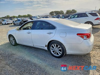 Trzecie zdjęcie samochodu z tyłu: 2011 LEXUS ES 350 VIN:JTHBK1EG4B2421014 - miniatura
