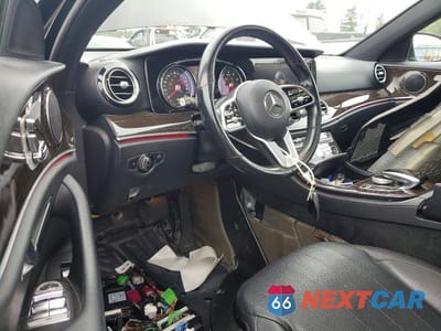 Zdjęcie 8 z 12 samochodu: 2019 MERCEDES-BENZ E 300 4MATIC VIN:WDDZF4KB4KA536156 - miniatura