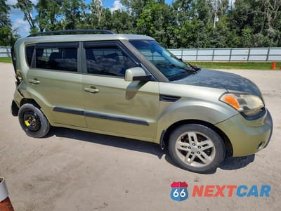 Czwarte zdjęcie samochodu z boku: 2011 KIA SOUL + VIN:KNDJT2A26B7231230 - miniatura