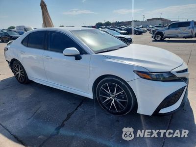 Czwarte zdjęcie samochodu z boku: 2021 TOYOTA CAMRY SE VIN:4T1G11AK7MU586191 - miniatura