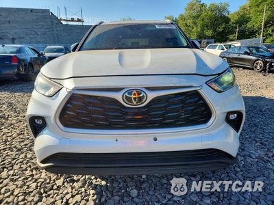 Piąte zdjęcie samochodu w środku: 2022 TOYOTA HIGHLANDER XLE VIN:5TDGZRBHXNS254931 - miniatura