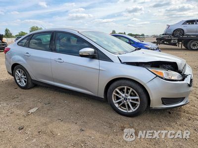 Czwarte zdjęcie samochodu z boku: 2017 FORD FOCUS SE VIN:1FADP3F2XHL219183 - miniatura