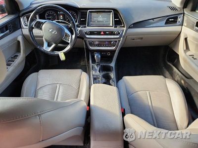 Zdjęcie 8 z 12 samochodu: 2019 HYUNDAI SONATA LIMITED VIN:5NPE34AF0KH813321 - miniatura