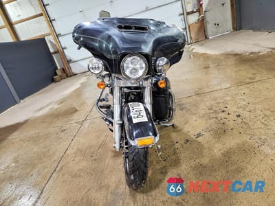 Drugie zdjęcie samochodu z przodu: 2016 HARLEY-DAVIDSON FLHTCU ULTRA CLASSIC ELECTRA GLIDE VIN:1HD1FCM16GB606827 - miniatura