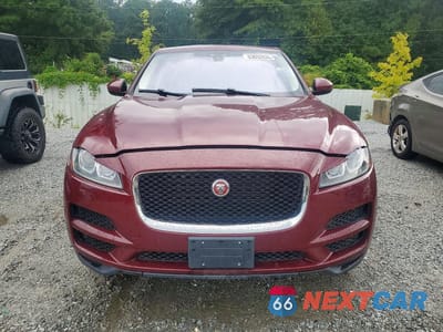Piąte zdjęcie samochodu w środku: 2017 JAGUAR F-PACE PRESTIGE VIN:SADCK2BVXHA880291 - miniatura
