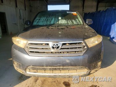 Piąte zdjęcie samochodu w środku: 2013 TOYOTA HIGHLANDER BASE VIN:5TDBK3EHXDS227329 - miniatura