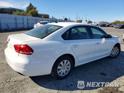 Trzecie zdjęcie samochodu z tyłu: 2013 VOLKSWAGEN PASSAT S VIN:1VWAP7A36DC124230 - miniatura