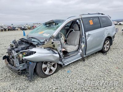 2014 TOYOTA SIENNA LE 5TDKK3DC4ES407932 - główne zdjęcie licytacji z USA - miniatura