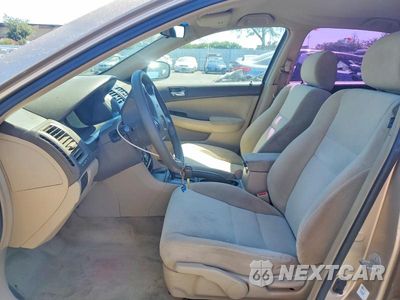 Zdjęcie 7 z 12 samochodu: 2005 HONDA ACCORD LX VIN:1HGCM56435A035255 - miniatura