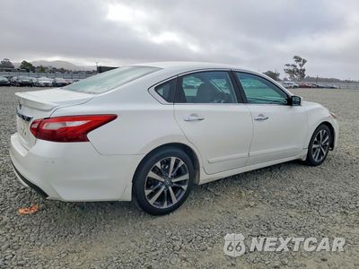 Trzecie zdjęcie samochodu z tyłu: 2016 NISSAN ALTIMA 2.5 SR VIN:1N4AL3AP6GC178258 - miniatura